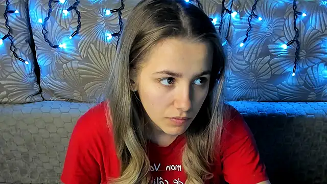 MaggieCake online show from December 2025 05:58:02 AM