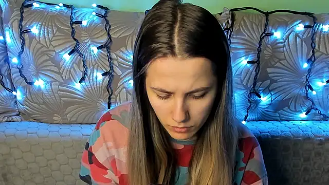 MaggieCake online show from February 2026 03:05:01 AM