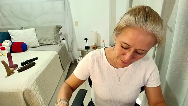 Naty Stone online show from June 2026 09:31:02 PM