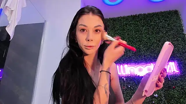 realhotfallingdevil online show from February 2026 05:50:02 AM