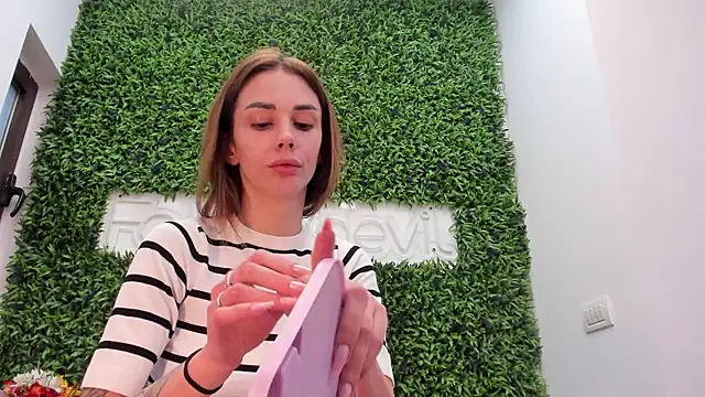 realhotfallingdevil online show from April 2026 04:46:02 AM