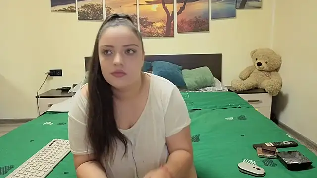 adelline online show from April 2026 09:05:01 PM