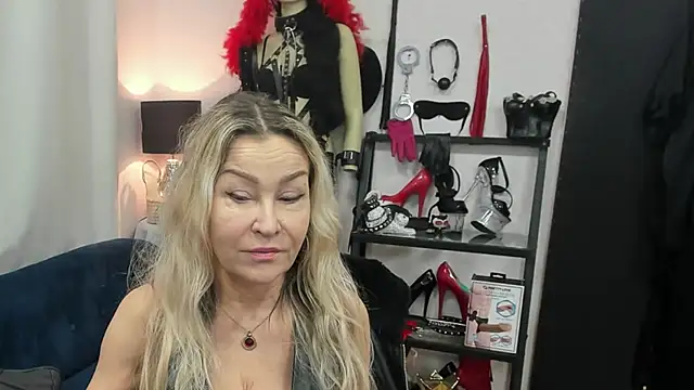 crystaLUX online show from February 2026 05:24:01 AM