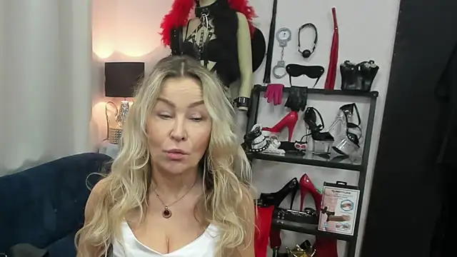 crystaLUX online show from February 2026 05:18:02 AM