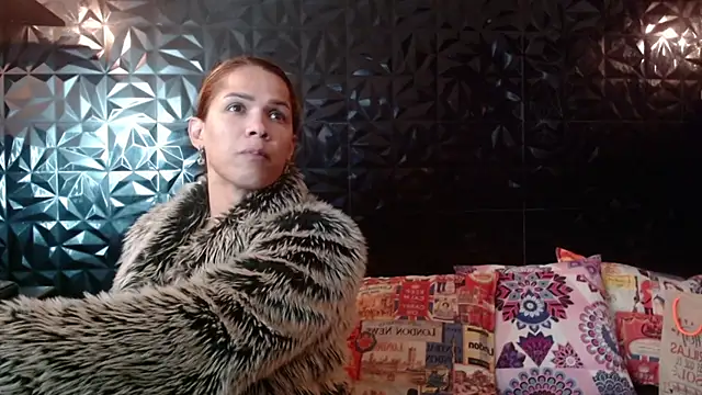 PINK  LOLA1 online show from February 2026 11:59:01 PM