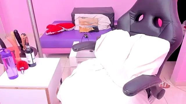 MATURE WHOR33 online show from March 2025 11:49:02 AM