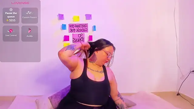 MiaYMolly online show from March 2026 04:22:02 PM