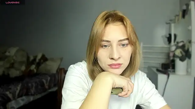 KindKristy online show from December 2025 05:27:02 AM