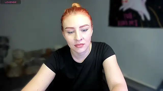 Snapshot of KindKristy chatting on June 2026 05:33:02 AM KindKristy online show from June 2026 05:33:02 AM
