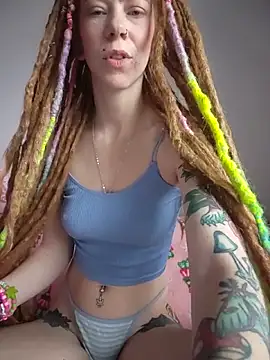 LucidLucy online show from December 2025 01:27:01 PM