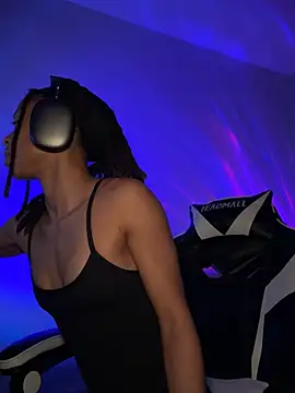 thebrattygoddess online show from December 2024 01:50:01 PM