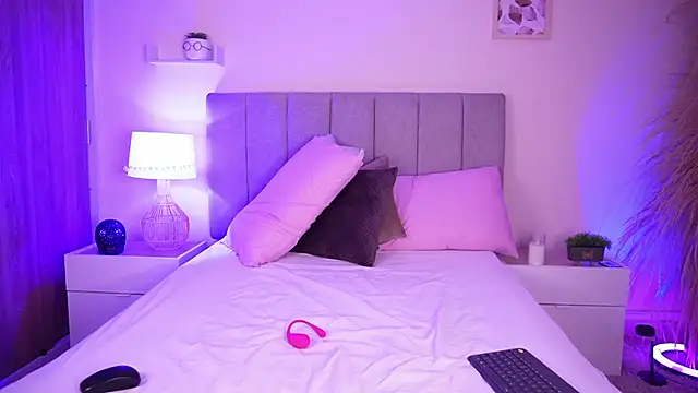 curvyliciousss online show from January 2025 11:38:01 PM