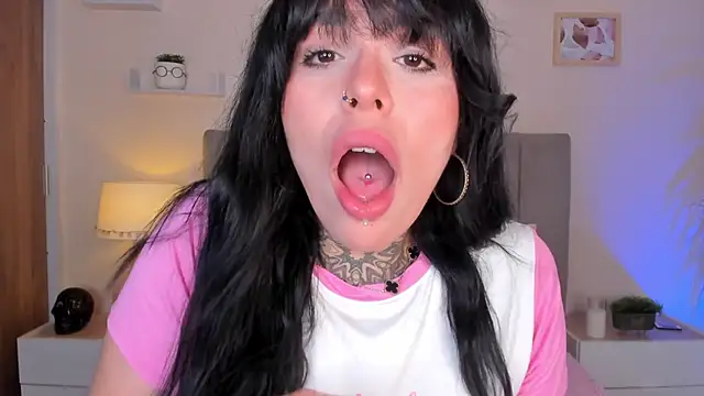 curvyliciousss online show from March 2025 04:01:02 PM