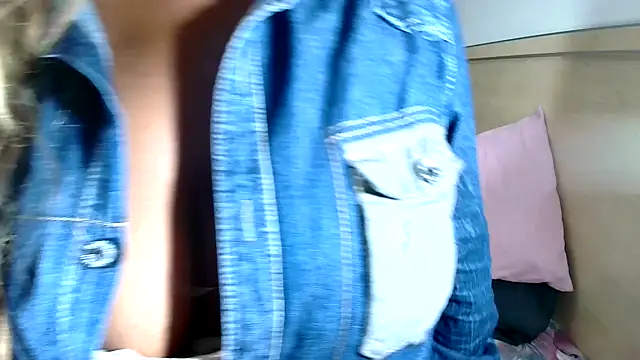 Snapshot of sexyindianchic chatting on February 2025 02:15:01 AM sexyindianchic online show from February 2025 02:15:01 AM