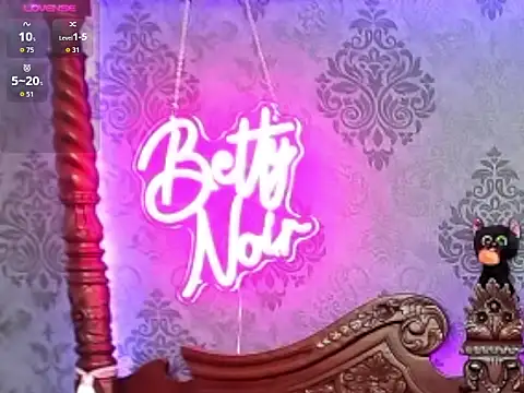 Snapshot of BettyNoir chatting on October 2025 06:49:01 AM BettyNoir online show from October 2025 06:49:01 AM