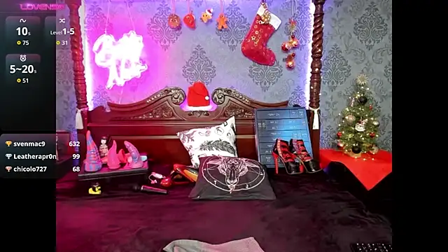 Snapshot of BettyNoir chatting on December 2025 09:54:01 PM BettyNoir online show from December 2025 09:54:01 PM