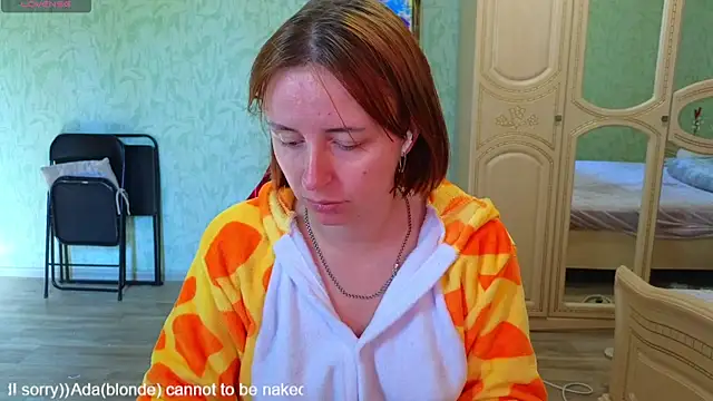 DanaMartina online show from October 2025 10:00:02 AM