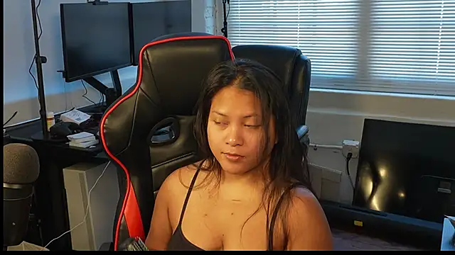 Bubbleliyah online show from February 2025 07:49:01 PM