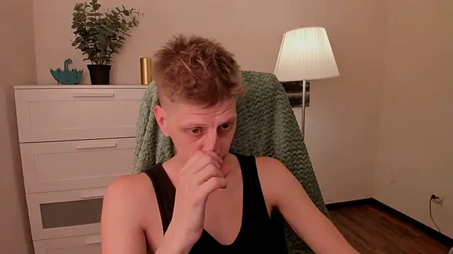 Snapshot of slim_andy chatting on November 2025 08:18:01 PM slim andy online show from November 2025 08:18:01 PM