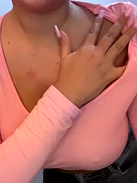 Snapshot of Liiaa chatting on October 2025 11:14:02 AM Liiaa online show from October 2025 11:14:02 AM