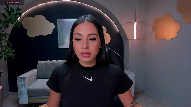 Snapshot of BrennaWalker chatting on February 2025 03:08:02 AM BrennaWalker online show from February 2025 03:08:02 AM