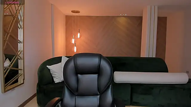 Snapshot of BrennaWalker chatting on February 2025 07:06:01 PM BrennaWalker online show from February 2025 07:06:01 PM