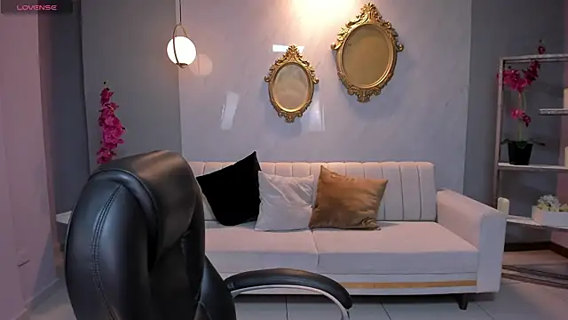 Snapshot of BrennaWalker chatting on February 2025 02:48:02 AM BrennaWalker online show from February 2025 02:48:02 AM