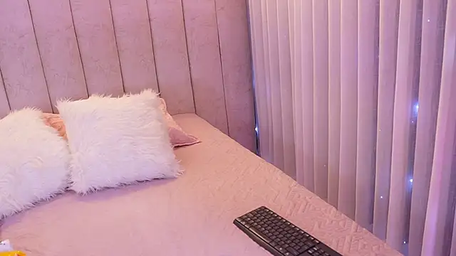 Snapshot of emyli_sw_ chatting on November 2025 03:07:01 AM emyli sw online show from November 2025 03:07:01 AM