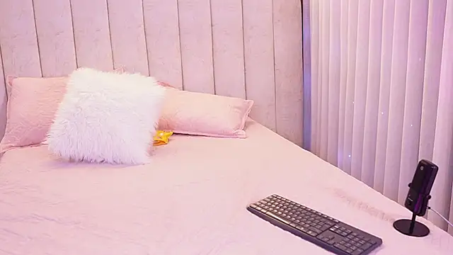 Snapshot of emyli_sw_ chatting on December 2025 03:11:01 AM emyli sw online show from December 2025 03:11:01 AM