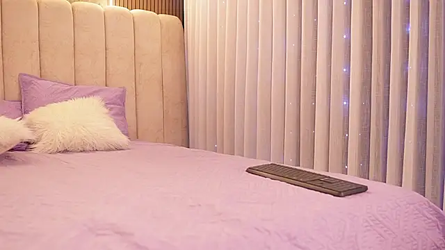 Snapshot of emyli_sw_ chatting on December 2025 03:15:01 AM emyli sw online show from December 2025 03:15:01 AM