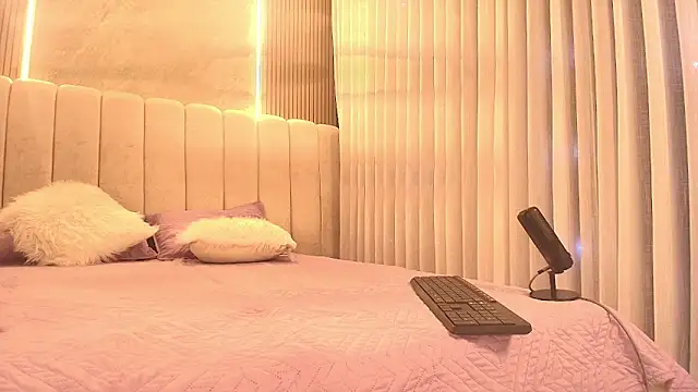 Snapshot of emyli_sw_ chatting on February 2026 03:12:02 AM emyli sw online show from February 2026 03:12:02 AM