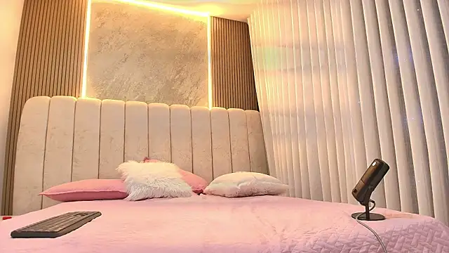 Snapshot of emyli_sw_ chatting on February 2026 03:05:02 AM emyli sw online show from February 2026 03:05:02 AM