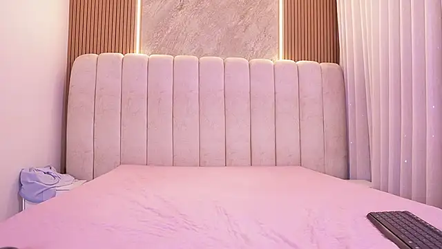 Snapshot of emyli_sw_ chatting on February 2026 03:07:02 AM emyli sw online show from February 2026 03:07:02 AM