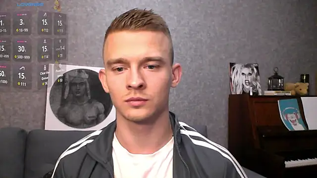 Marvelboy  online show from December 2024 09:39:02 PM