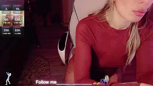 AnnieGOld  online show from April 2026 01:42:02 AM