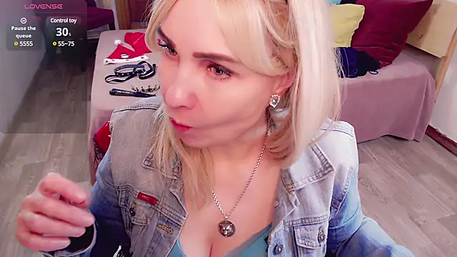 Snapshot of _unique_cam_ chatting on January 2025 10:02:02 AM  unique cam  online show from January 2025 10:02:02 AM