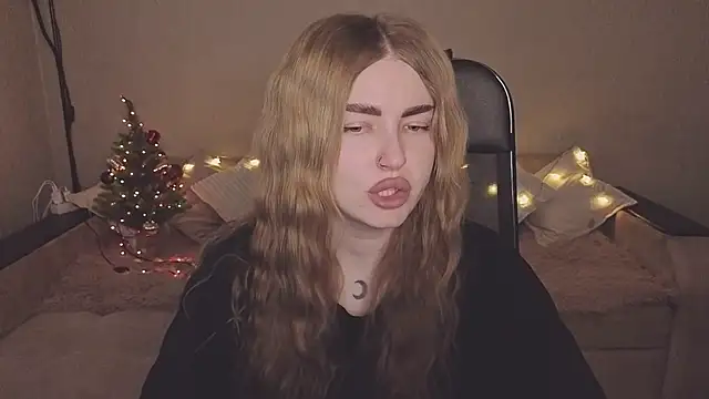 ViolettaLopez online show from December 2025 12:33:02 PM