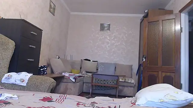 Amy August online show from November 2025 11:21:02 AM