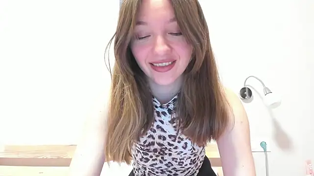 Snapshot of Naughty_Molly chatting on May 2026 06:38:02 PM Naughty Molly online show from May 2026 06:38:02 PM