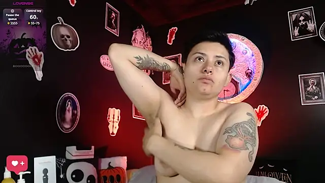 girl intense444 online show from October 2025 01:11:01 PM