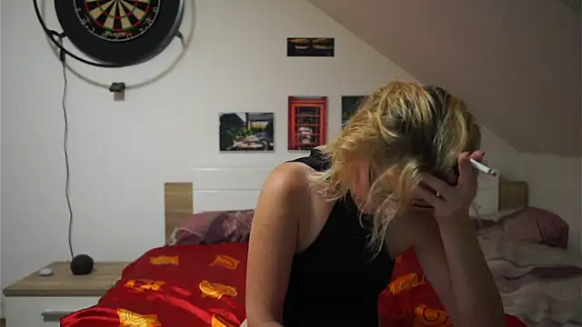 Moistdevil online show from October 2025 02:03:01 PM