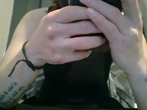 Snapshot of geilmeisje98 chatting on February 2025 08:31:02 AM geilmeisje98 online show from February 2025 08:31:02 AM