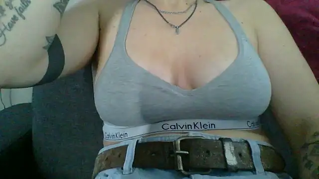 Snapshot of geilmeisje98 chatting on October 2025 01:12:02 PM geilmeisje98 online show from October 2025 01:12:02 PM