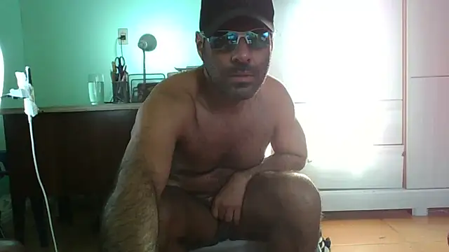 Snapshot of MILITARS chatting on June 2026 07:19:01 PM MILITARS online show from June 2026 07:19:01 PM
