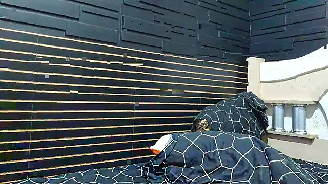 Snapshot of KrikaCat chatting on April 2026 06:54:02 PM KrikaCat online show from April 2026 06:54:02 PM