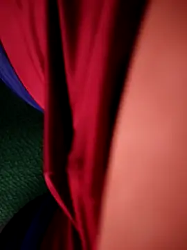 Rubens2431 online show from April 2026 07:27:01 AM