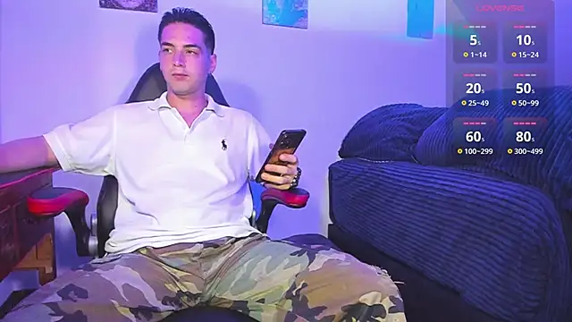 Snapshot of Alex_smith00 chatting on December 2024 11:40:01 PM Alex smith00 online show from December 2024 11:40:01 PM