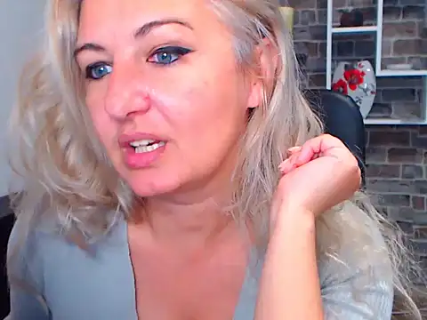 angel devil milf online show from January 2025 03:22:02 PM