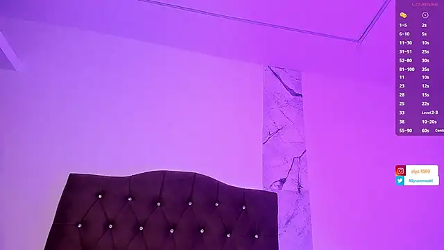 alysson 18 online show from September 2025 01:11:02 PM