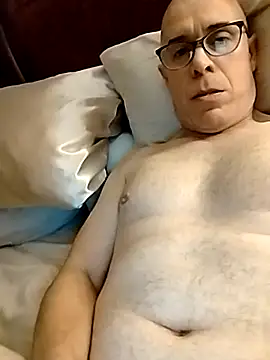 Snapshot of KCLMT chatting on March 2026 04:38:01 AM KCLMT online show from March 2026 04:38:01 AM